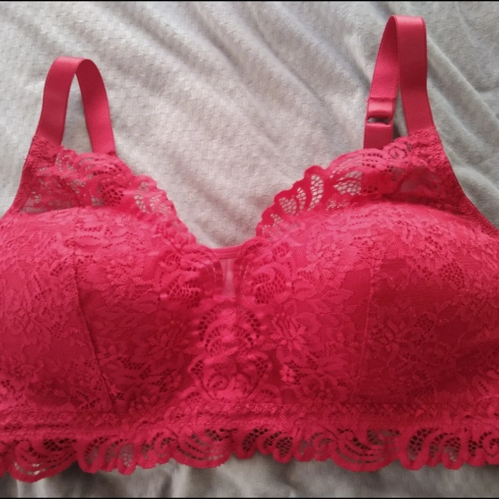 2 Bali X large lace bras - Picture 2 of 6